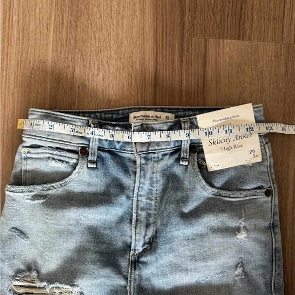 Abercrombie & Fitch Light Blue Distressed Straight Leg Jeans - Picture 6 of 6